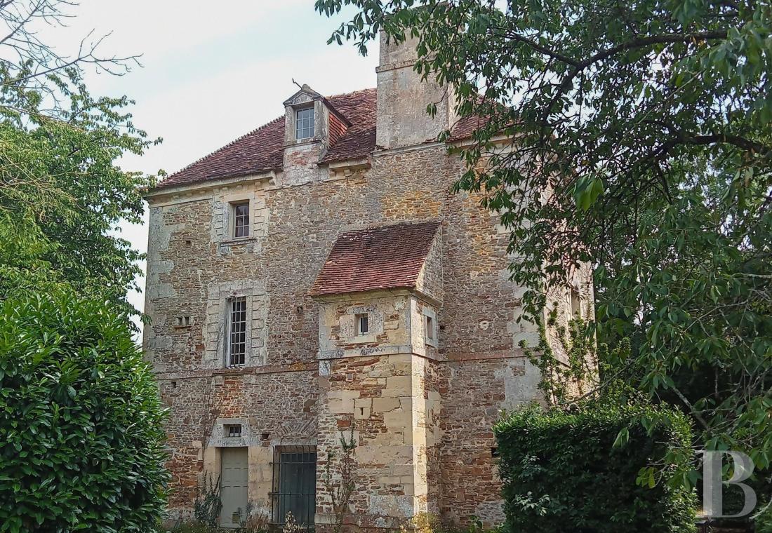 residences and character houses france lower normandy   - 1